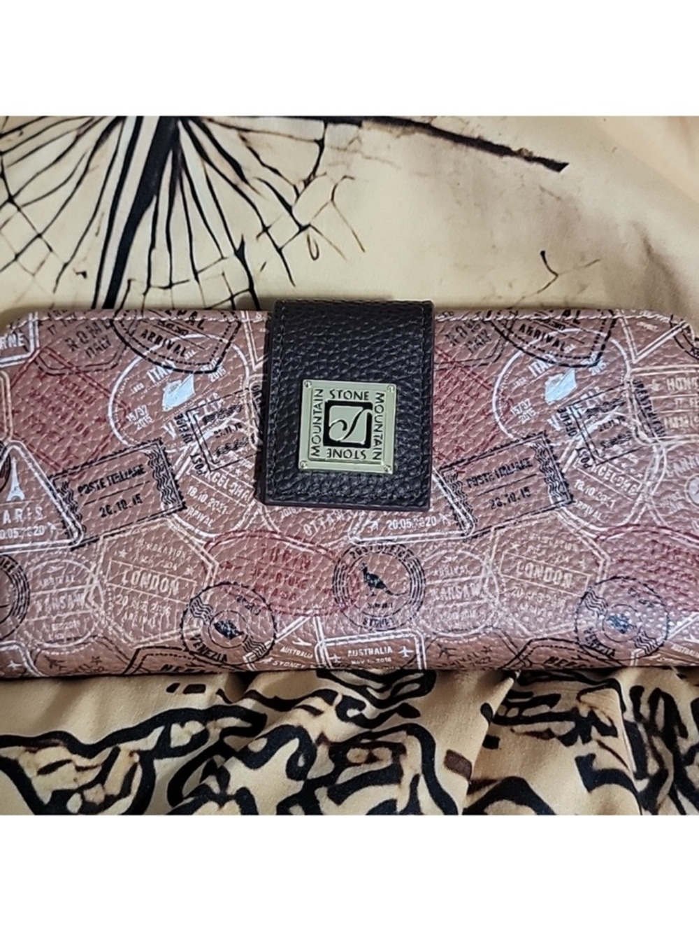 New Stone Mountain Passport Leather Large Zip Around Wallet Cognac Retro Paris